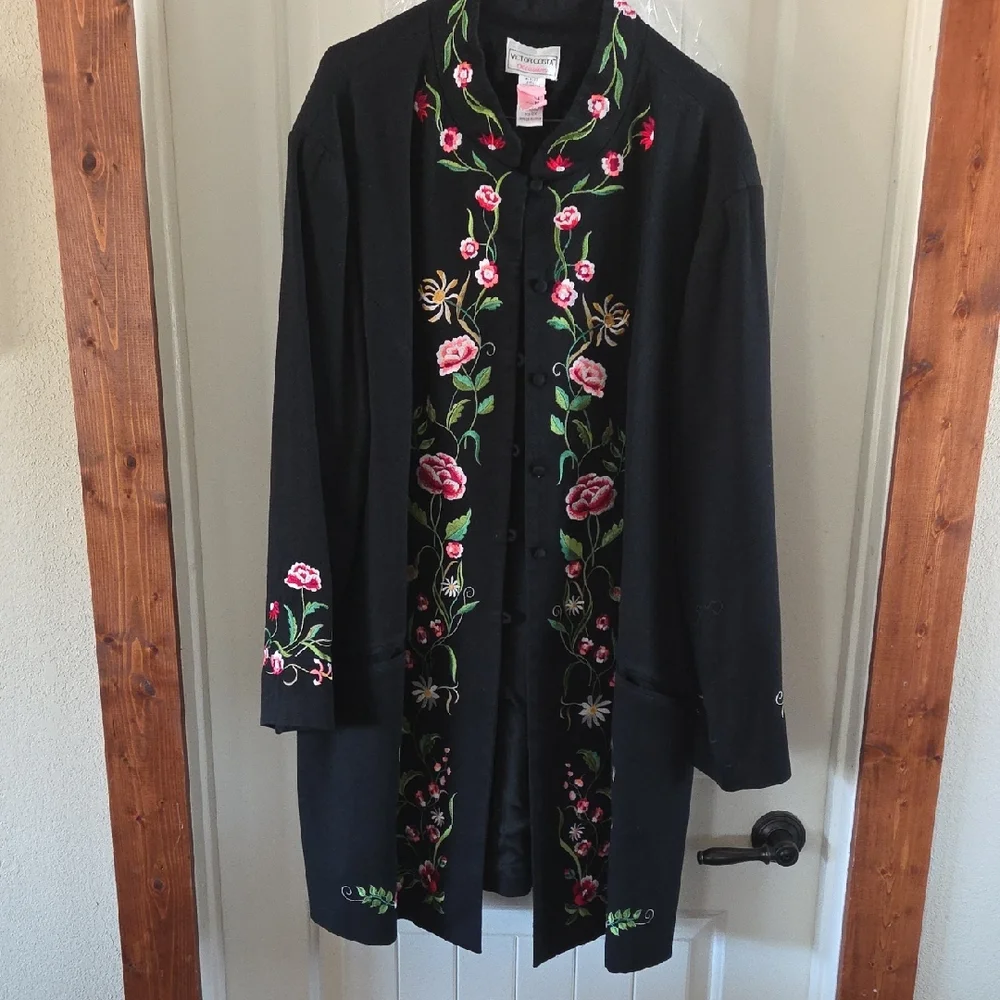 Victor Costa Black Cardigan with Floral Embroidery - Picture 1 of 6